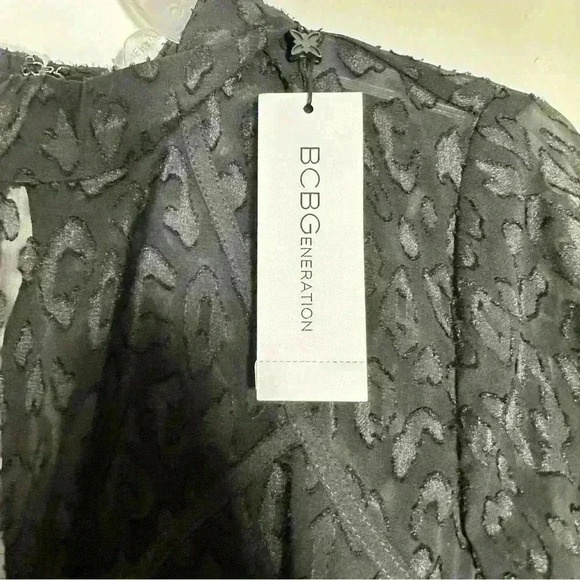 NWT BCBGeneration Women's Lace Sleeve Romper, Black, Size 6 - Picture 7 of 16